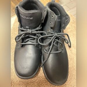 Skechers men’s relaxed fit Leather Segment-Garnet boots. Black size 11.5. NWOB